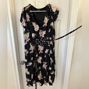 Black floral Torrid midi dress with tie, size 2X